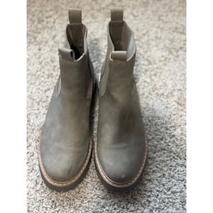 Womens Faux Leather Chelsea Boots Taupe Side Zip Lug Sole Ankle Booties Size 7